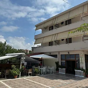  Hostel Eid Mar